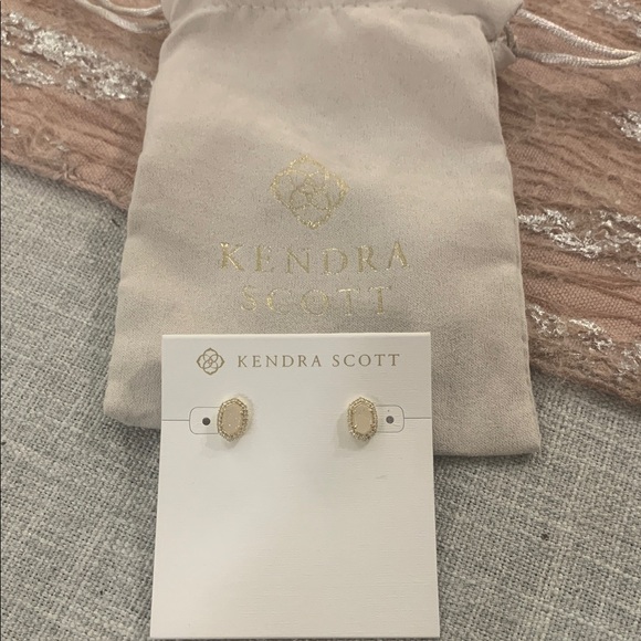 Kendra Scott Jewelry - Kendra Scott Gold Oval Stud Earrings